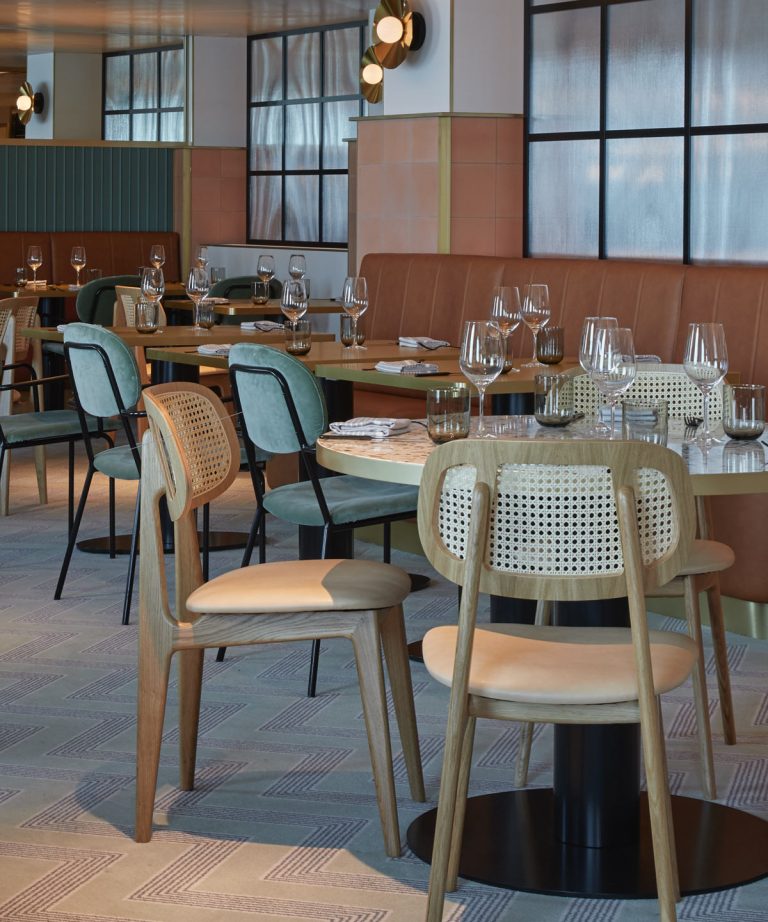 Restaurante Extra Virgin en Virgin Voyages